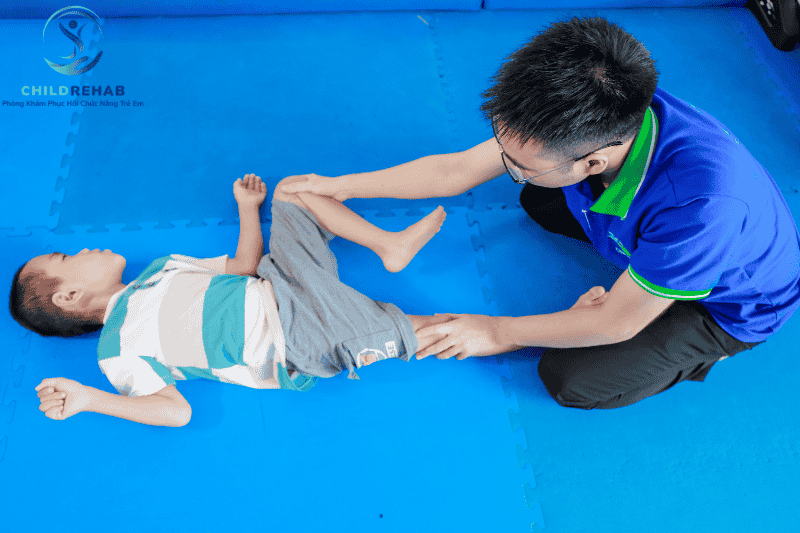 Vận Động Trị Liệu Cho Trẻ Bại Não: Giải Pháp Hỗ Trợ 2026 | ChildRehab