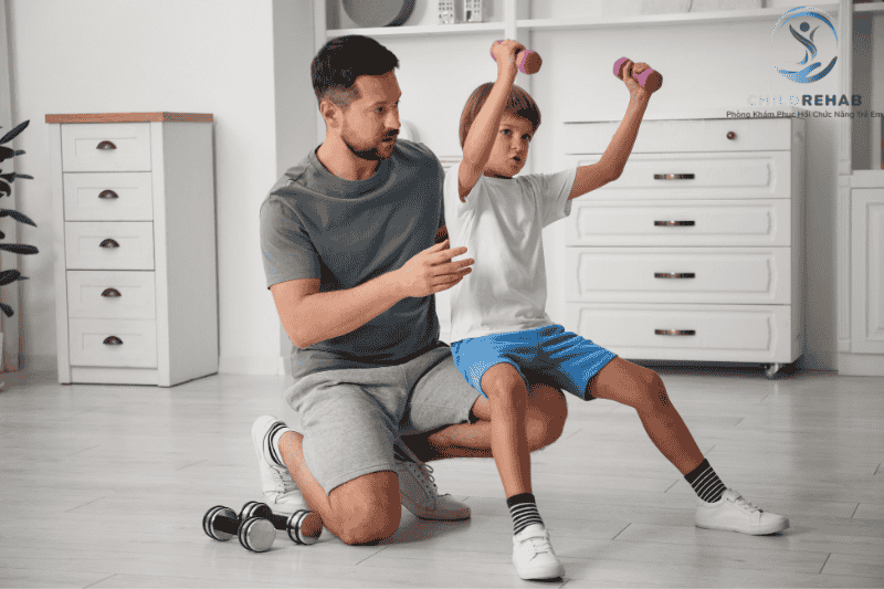 Có Nên Tự Tập Vận Động Cho Trẻ Tại Nhà Không? 2026 | ChildRehab