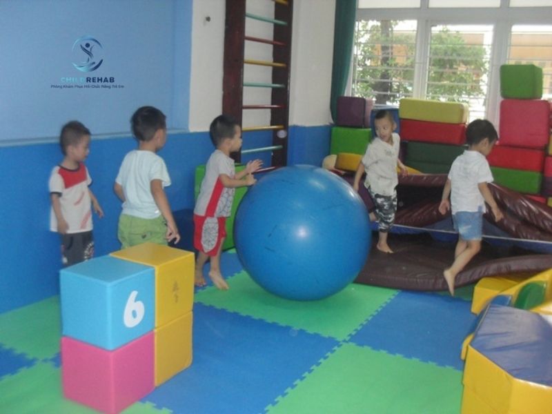 Trị Liệu Nhóm Phát Triển Kỹ Năng Xã Hội Cho Trẻ 2026 | ChildRehab