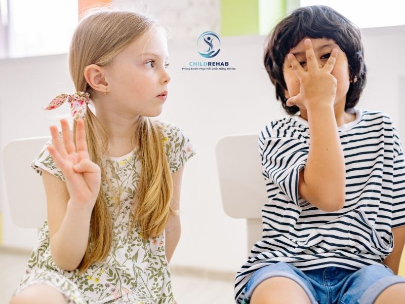 Trị Liệu Nhóm Cho Trẻ Ít Giao Tiếp 2026 | ChildRehab