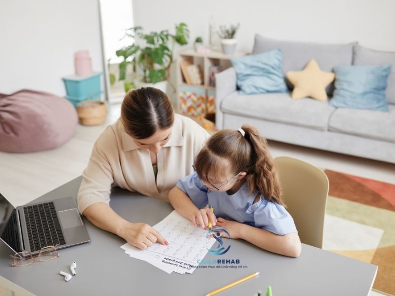 Phụ Huynh Cần Chuẩn Bị Gì Khi Cho Trẻ Học TEACCH? 2026 | ChildRehab