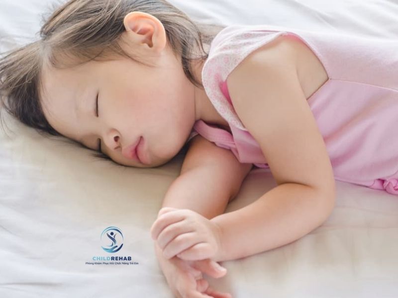 Trẻ Hay Khò Khè Khi Ngủ Có Nguy Hiểm Không? 2026 | ChildRehab
