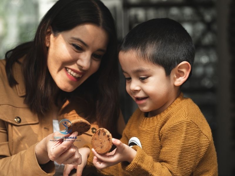 Sai Lầm Khi Phụ Huynh Tự Áp Dụng Floortime 2026 | ChildRehab