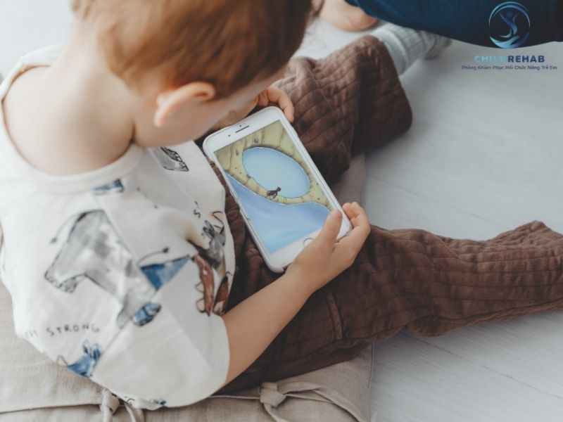 Cách Nhận Biết Trẻ Bị Cong Vẹo Cột Sống Tại Nhà 2026 | ChildRehab