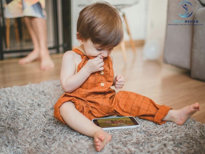 Dấu Hiệu Cong Vẹo Cột Sống Ở Trẻ Phụ Huynh Có Thể Nhận Biết Sớm 2026 | ChildRehab