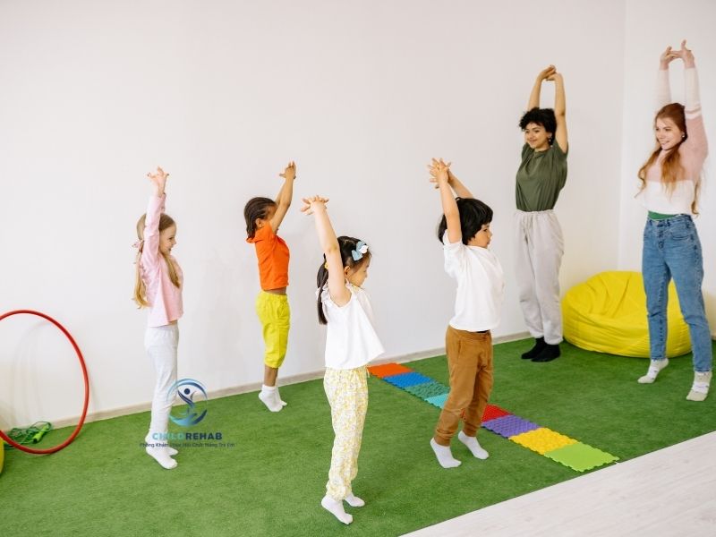 Dấu Hiệu Trẻ Đang Tiến Bộ Khi Học Floortime 2026 | ChildRehab