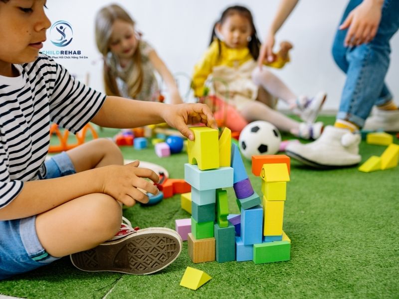Những Trẻ Nào Cần Hòa Nhập Cảm Giác? 2026 | ChildRehab