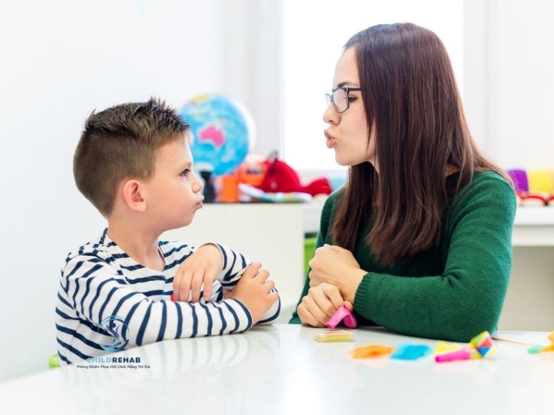 Âm Ngữ Trị Liệu Và Ngôn Ngữ Trị Liệu Có Khác Nhau Không? 2026 | ChildRehab
