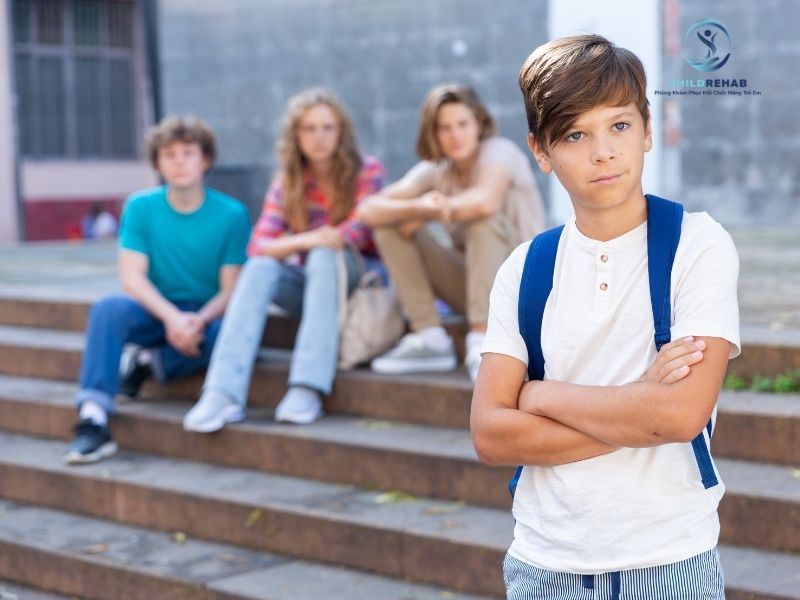 Trẻ Không Chơi Với Bạn Có Đáng Lo Không? 2026 | ChildRehab