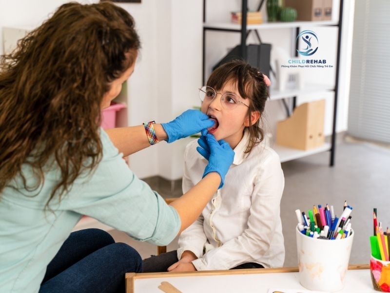 Âm Ngữ Trị Liệu Kết Hợp Hoạt Động Trị Liệu Có Hiệu Quả Không? 2026 | ChildRehab
