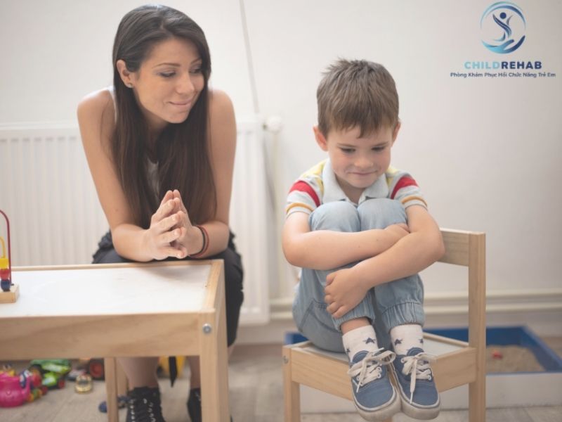 Trẻ Không Hiểu Lời Nói Có Phải Chậm Ngôn Ngữ? 2026 | ChildRehab