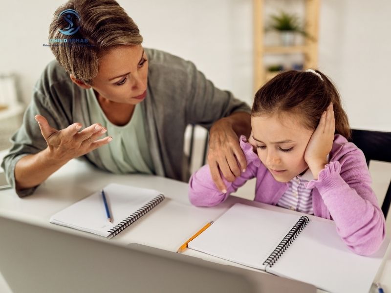 Khi Nào Không Nên Tự Dạy Trẻ Kỹ Năng Xã Hội Tại Nhà? 2026 | ChildRehab