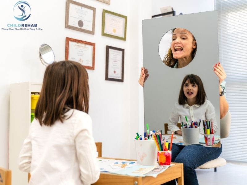 Ngôn Ngữ Trị Liệu Cho Trẻ Khiếm Thính 2026 | ChildRehab