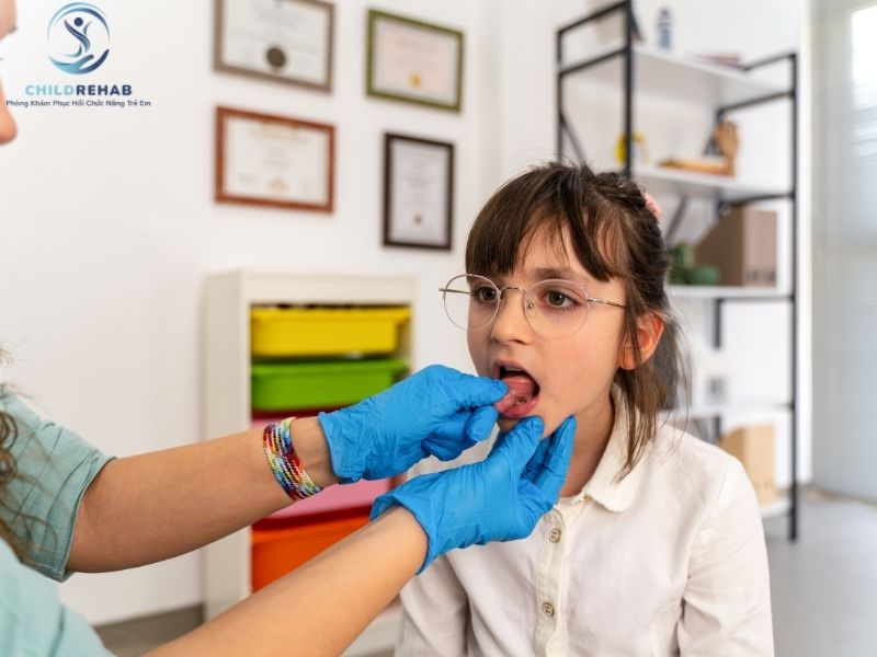 Ngôn Ngữ Trị Liệu Cho Trẻ Khó Nuốt 2026 | ChildRehab
