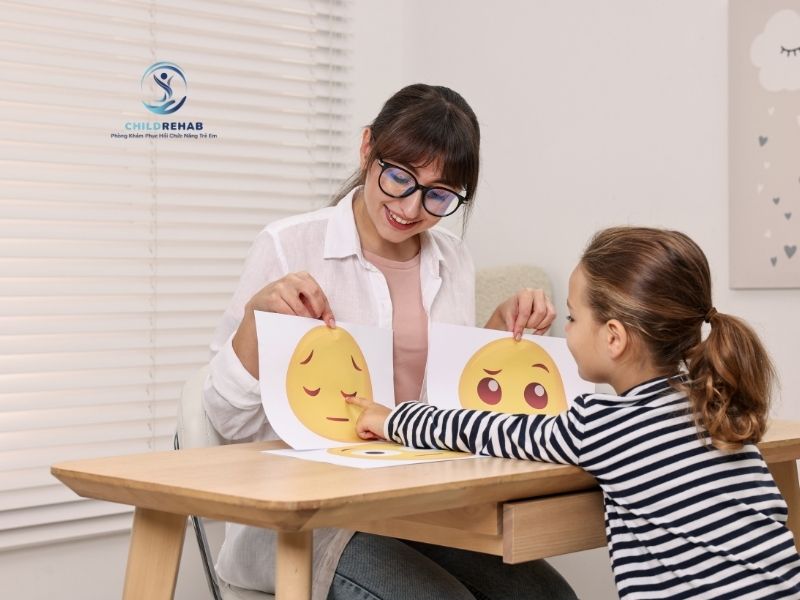 Một Buổi Trị Liệu PECS Cho Trẻ Diễn Ra Như Thế Nào? 2026 | ChildRehab