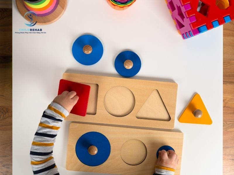 Bài Tập Cảm Giác Cho Trẻ Em Phụ Huynh Có Thể Áp Dụng 2026 | ChildRehab