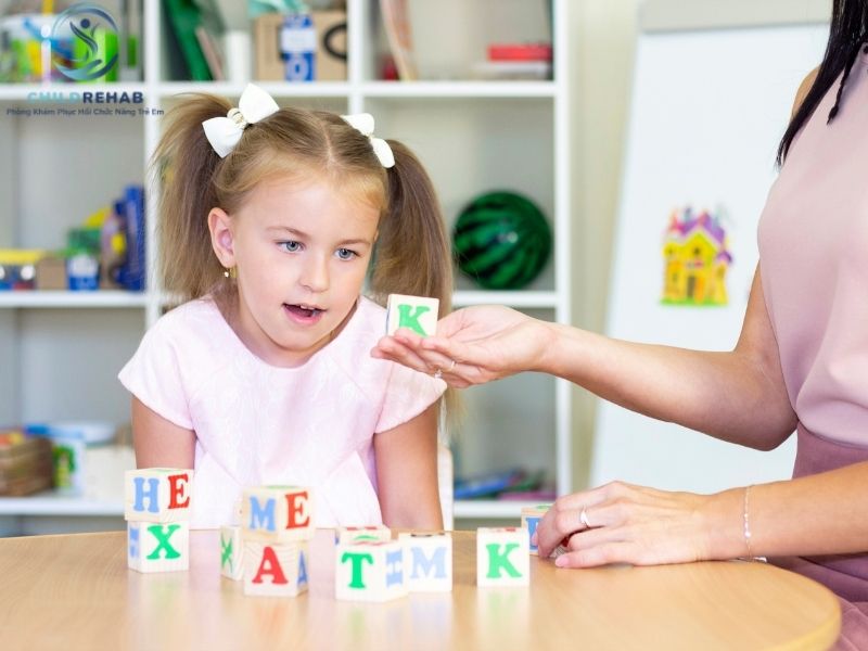 Phụ Huynh CẦN Chuẩn Bị Gì Trước Khi Cho Trẻ Tập Ngôn Ngữ? 2026 | ChildRehab