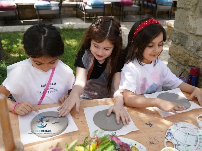 Bao Lâu Trẻ Tự Kỷ Tiến Bộ Khi Học ABA? 2026 | ChildRehab