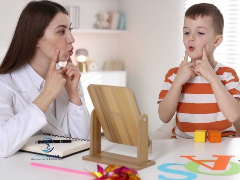Một Buổi Trị Liệu Cho Trẻ Chậm Nói Diễn Ra Như Thế Nào? 2026 | ChildRehab