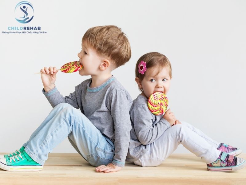 Trẻ Ngồi Nhiều Có Làm Tư Thế Xấu Đi Không? 2026 | ChildRehab