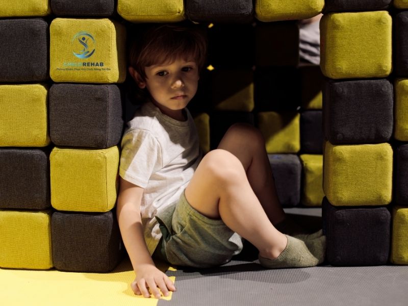 Rối Loạn Phổ Tự Kỷ Ở Trẻ Em: Điều Phụ Huynh Cần Biết 2026 | ChildRehab