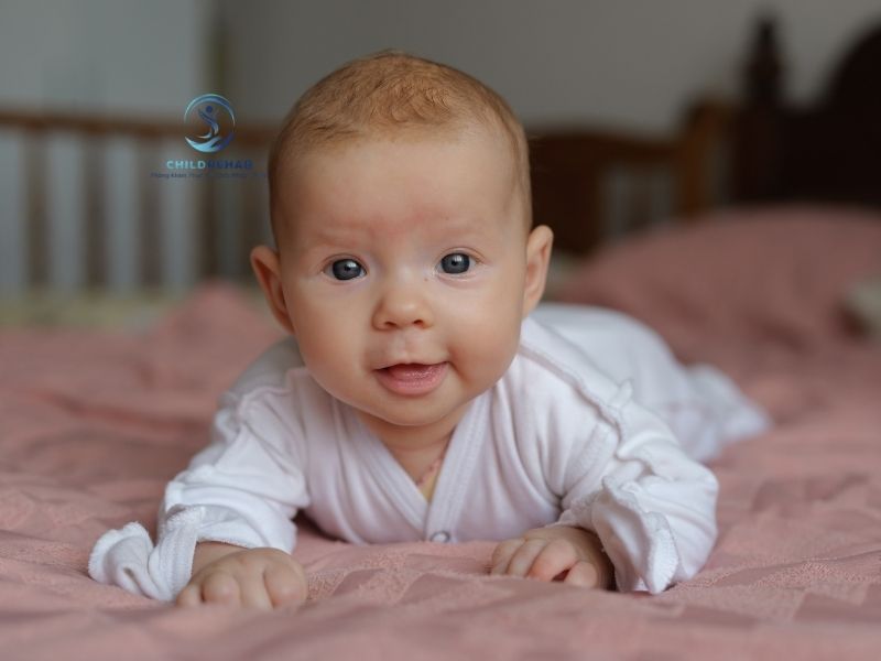 Trẻ 6 Tháng Chưa Lẫy Có Phải Chậm Vận Động? 2026 | ChildRehab