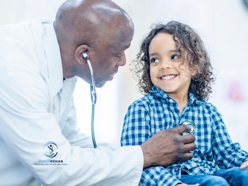 Can Thiệp Sớm Cho Trẻ Chậm Phát Triển Vận Động Quan Trọng Thế Nào? 2026 | ChildRehab