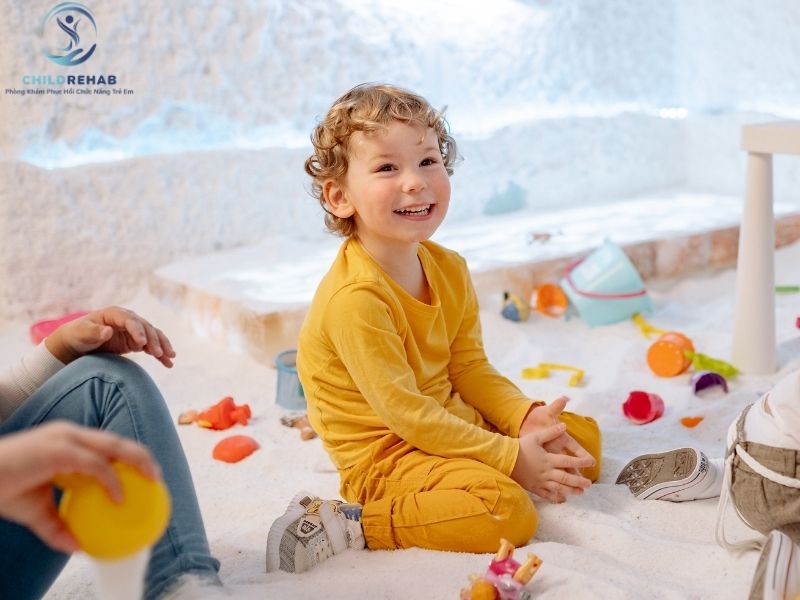 Gù Lưng Ở Trẻ Là Gì? Dấu Hiệu Nhận Biết Và Khi Nào Cần Can Thiệp 2026 | ChildRehab