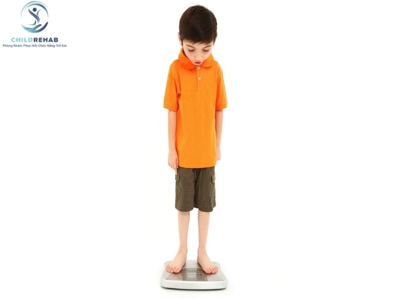 Trẻ Gầy Và Cao Có Dễ Bị Gù Lưng Hơn Không? 2026 | ChildRehab