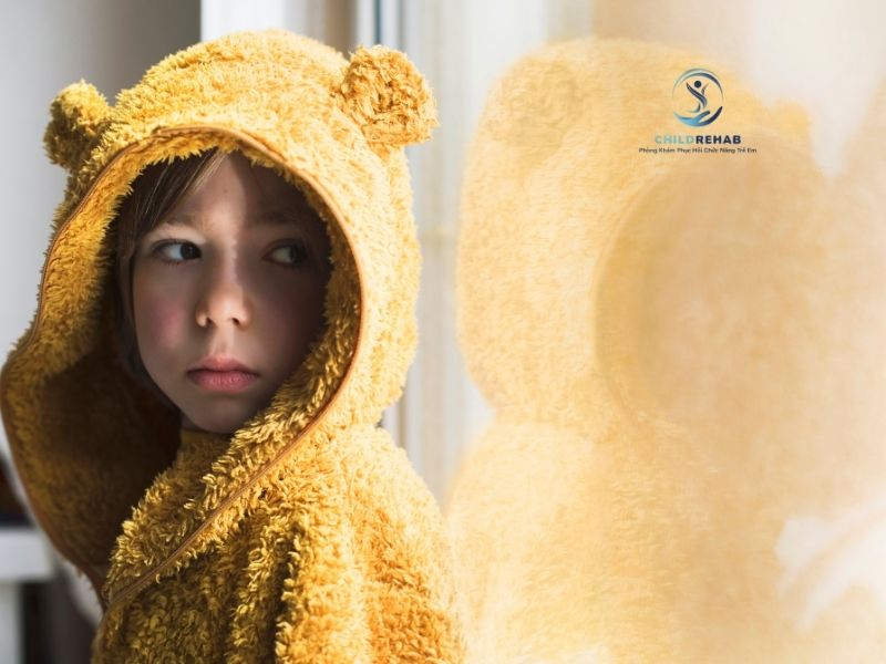 Trẻ Không Chơi Với Bạn Có Đáng Lo Không? 2026 | ChildRehab