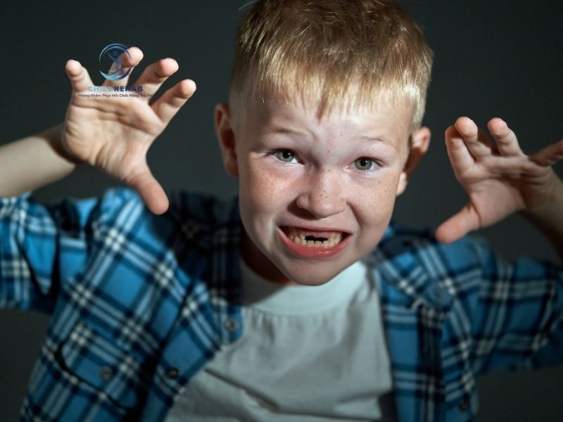 Trẻ Hay Lặp Lại Hành Động Có Phải Dấu Hiệu Bất Thường Không? 2026 | ChildRehab