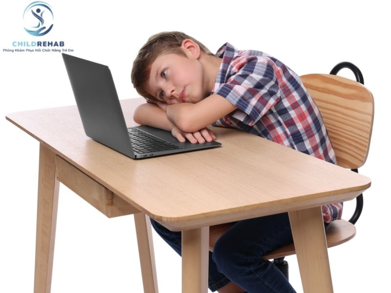 Trẻ Ít Vận Động Có Dễ Bị Gù Lưng Không? 2026 | ChildRehab