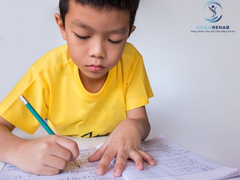 Gù Lưng Ở Trẻ 4 Tuổi Có Cần Lo Không? 2026 | ChildRehab