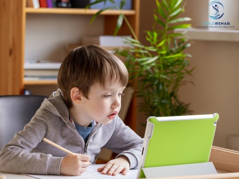 Gù Lưng Ở Trẻ 5 Tuổi Có Tự Hết Không? 2026 | ChildRehab