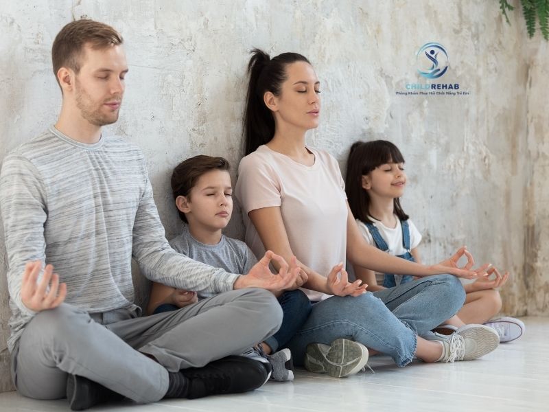 Bài Tập Vận Động Thô Tại Nhà Cho Trẻ Dễ Áp Dụng 2026 | ChildRehab