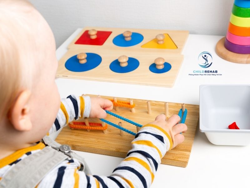 Bài Tập Vận Động Tinh Tại Nhà Cho Trẻ 2026 | ChildRehab