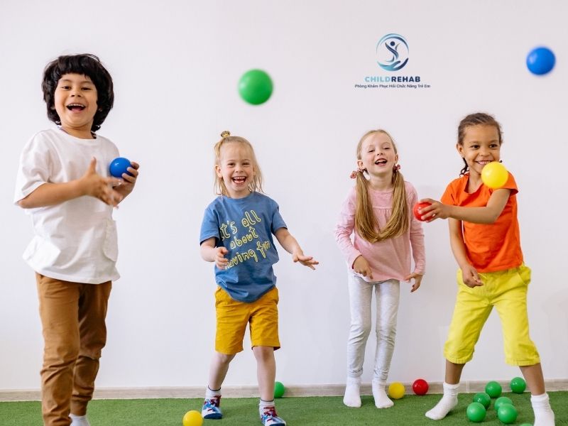 Bài Tập Cho Trẻ Kém Phối Hợp Vận Động Tại Nhà 2026 | ChildRehab