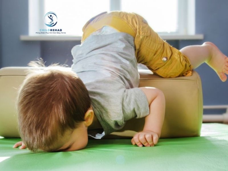 Bài Tập Cho Trẻ Hay Ngã, Vụng Về Tại Nhà 2026 | ChildRehab