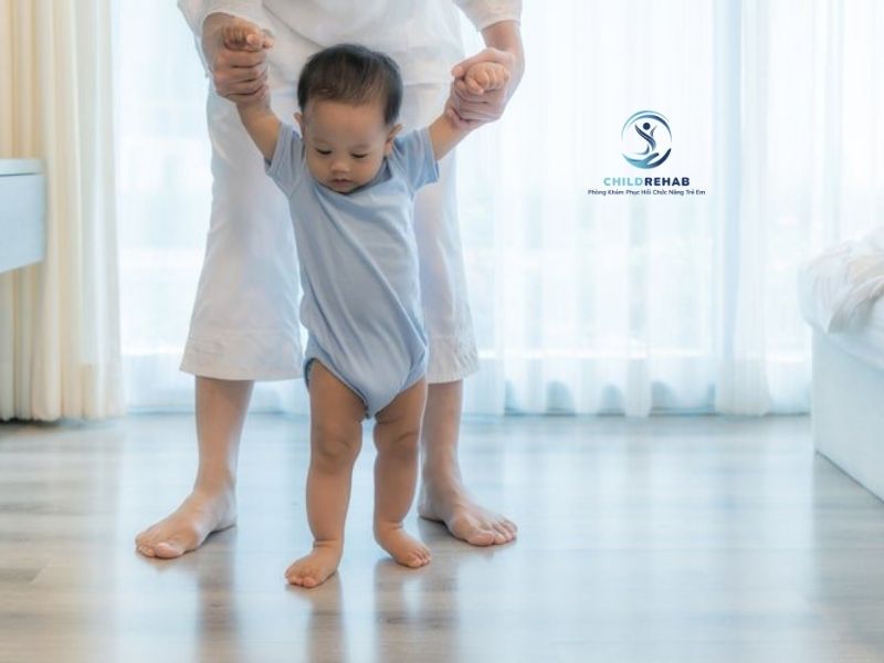 Bài Tập Cho Trẻ Đi Không Vững Tại Nhà 2026 | ChildRehab