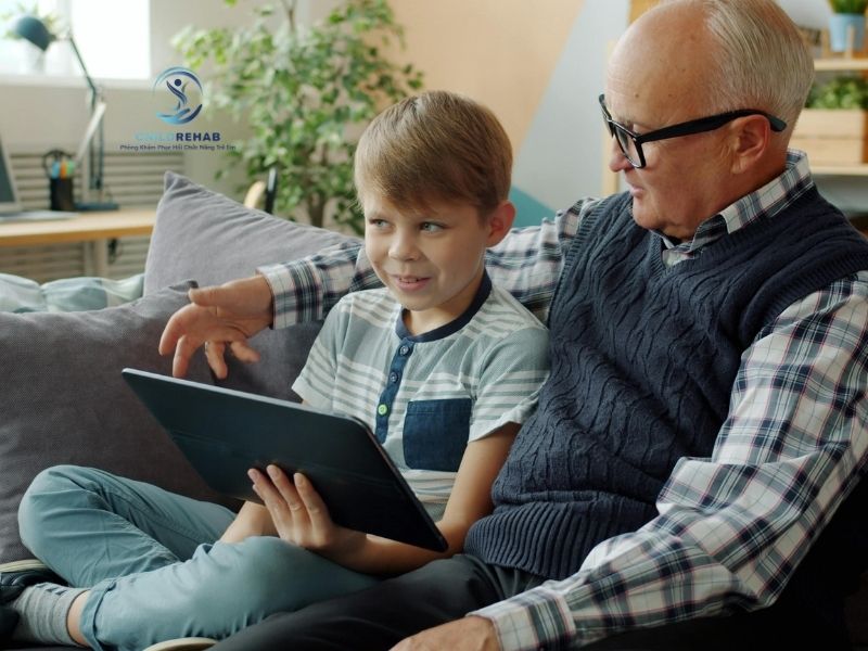 Ông Bà Và Bố Mẹ Dạy Con Không Đồng Nhất, Nên Làm Sao? 2026 | ChildRehab