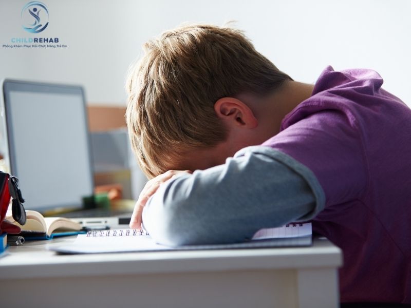 Gù Lưng Ở Trẻ 10 Tuổi Có Phải Dấu Hiệu Đáng Lo Không? 2026 | ChildRehab