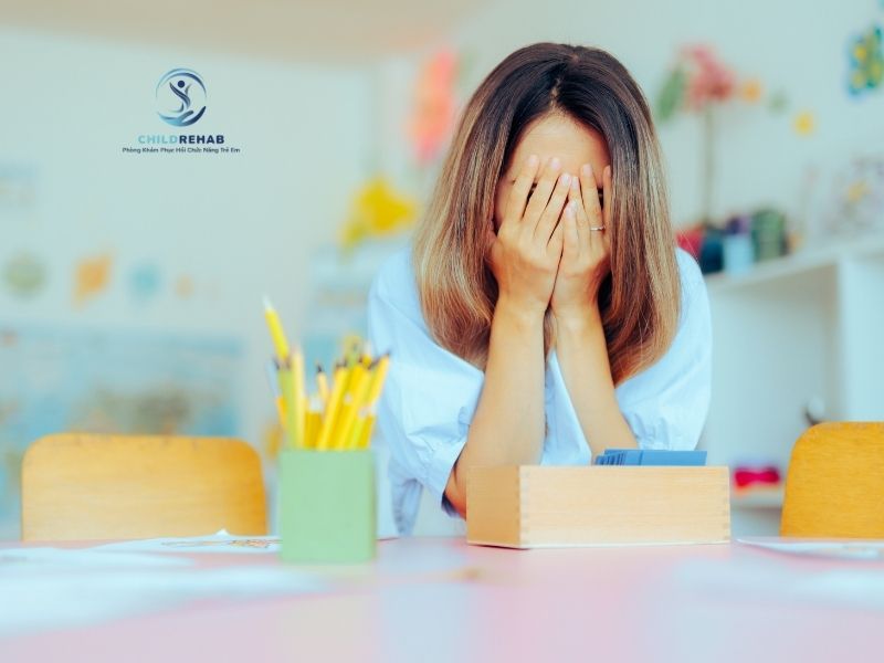 Khi Việc Chăm Con Trở Thành Áp Lực Mỗi Ngày, Cha Mẹ Nên Nhìn Lại Điều Gì? 2026 | ChildRehab
