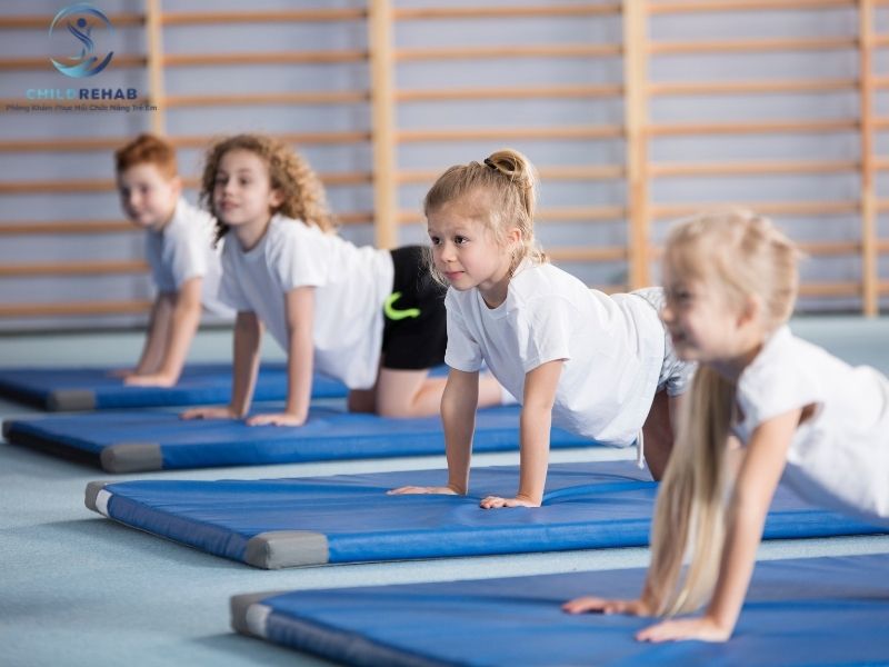 Bài Tập Gù Lưng Ở Trẻ Có Hiệu Quả Không? 2026 | ChildRehab