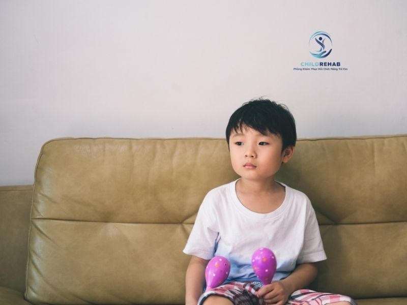 Trẻ Ít Cười Đáp Lại Có Phải Dấu Hiệu Cần Theo Dõi? 2026 | ChildRehab