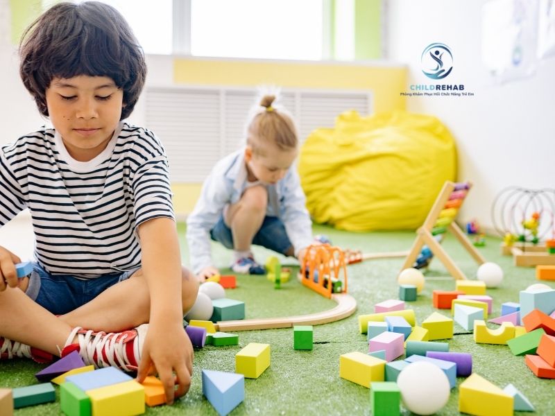 Trẻ Không Biết Chia Sẻ Đồ Chơi Có Phải Vấn Đề Không? 2026 | ChildRehab