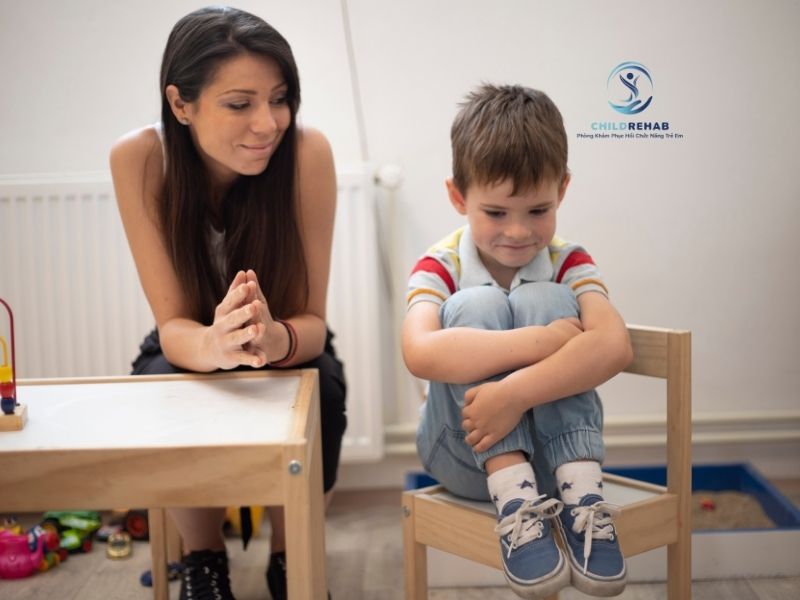 Vì Sao Trẻ Không Biết Chào Hỏi Người Khác? 2026 | ChildRehab