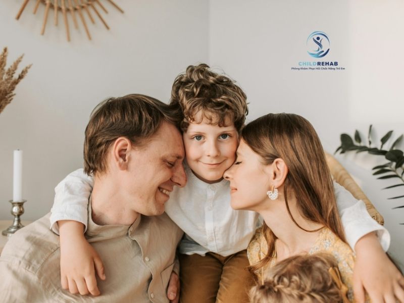 Hỗ Trợ Đúng Cách Có Thể Giúp Trẻ Kết Nối Tốt Hơn Như Thế Nào? 2026 | ChildRehab