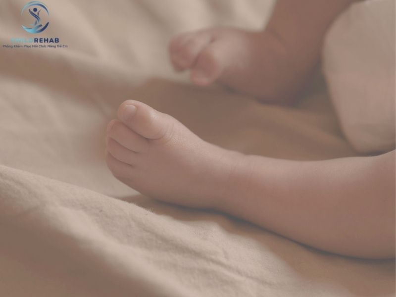 Lệch Trục Chi Dưới Ở Trẻ 1 Tuổi Có Bình Thường Không? 2026 | ChildRehab