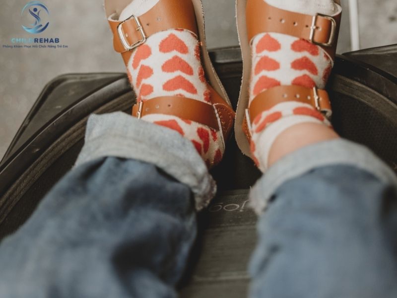 Lệch Trục Chi Dưới Ở Trẻ 4 Tuổi Có Đáng Lo Không? 2026 | ChildRehab