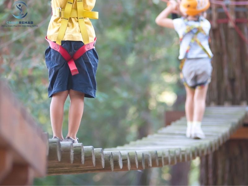 Mấy Tuổi Thì Trục Chân Của Trẻ Có Thể Tự Điều Chỉnh? 2026 | ChildRehab